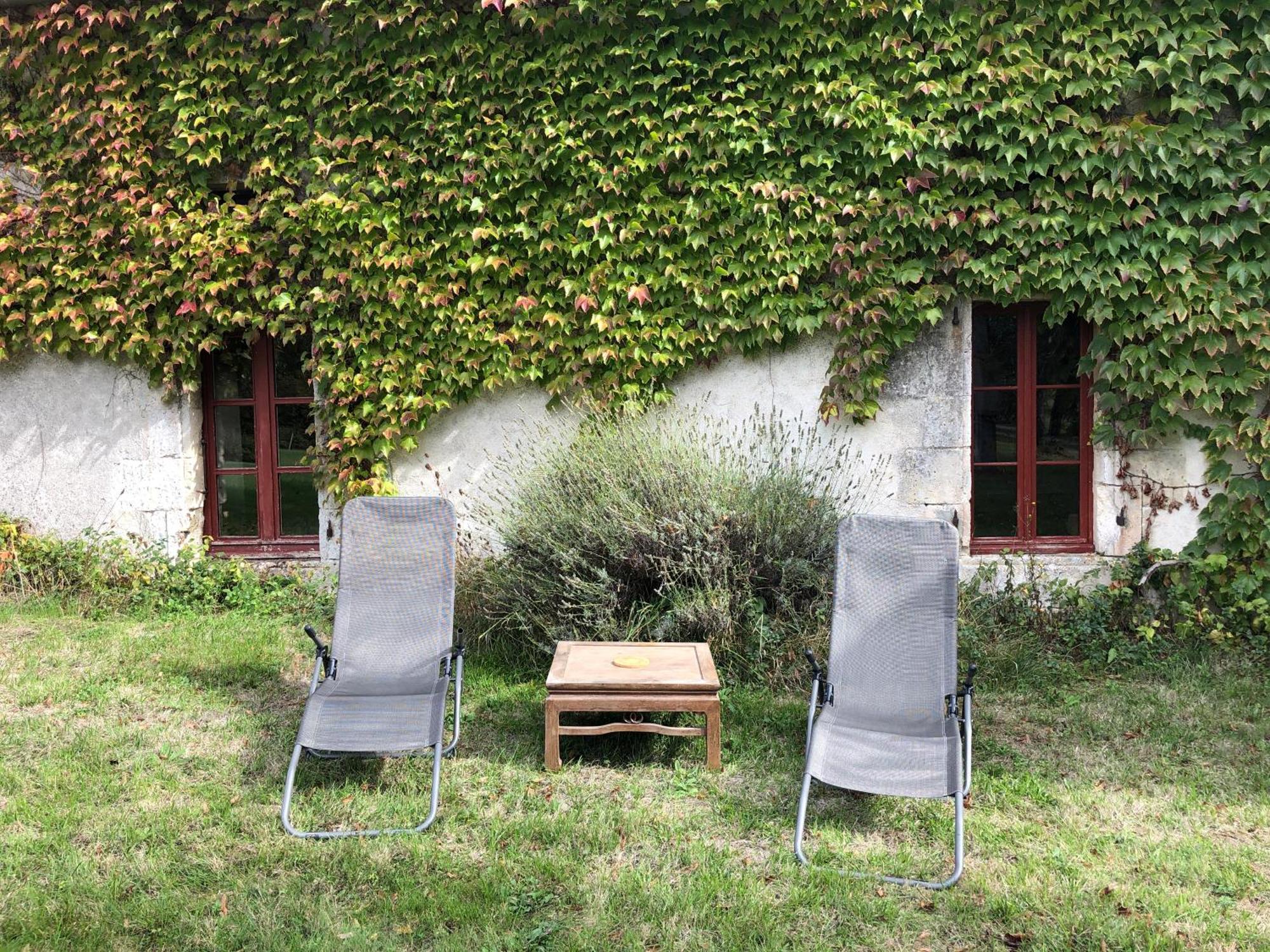 Gite De L'Edelinie Nanteuil-Auriac-de-Bourzac Kültér fotó